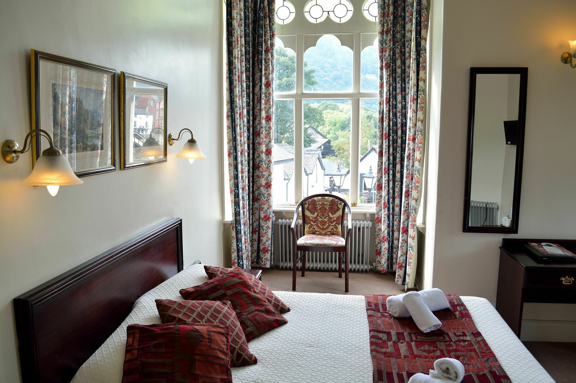 The Royal Hotel ランゴレン エクステリア 写真